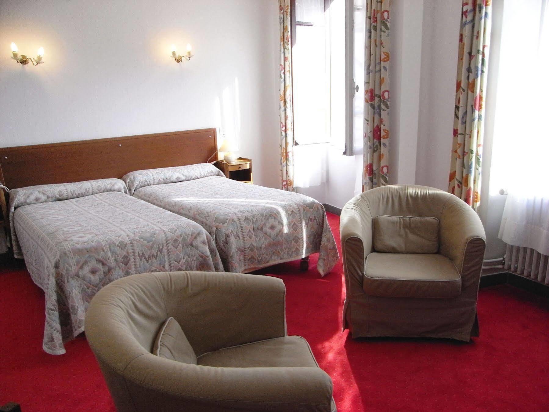 Hôtel de Paris Poligny  Buitenkant foto
