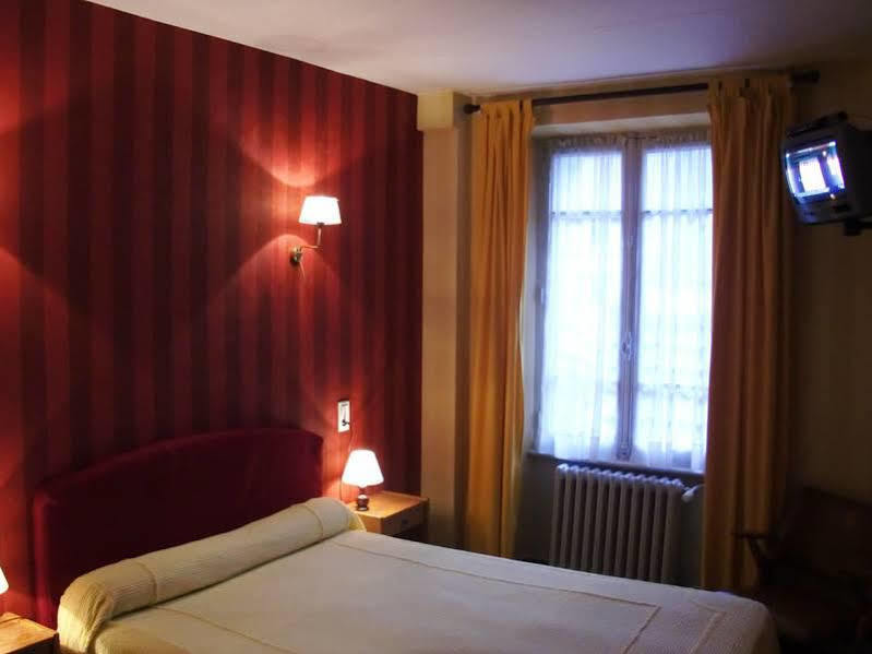 Hôtel de Paris Poligny  Buitenkant foto